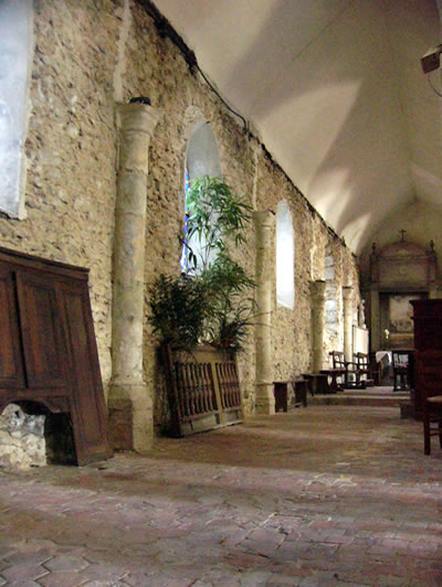 Bas côté nord de l'église saint etienne de Liverdy-en-Brie